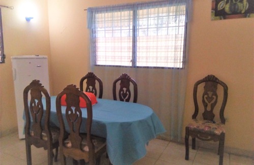 Petionville Apartment | Souvenir House: 24 Elect, Ac, WiFi, TV Cable, Fridge.