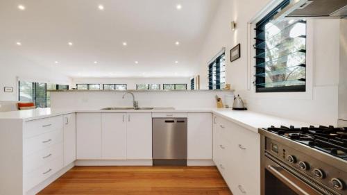 Pretty Beach Central Coast House | 'Space and Serenity at Pretty Beach' by Accom Holidays