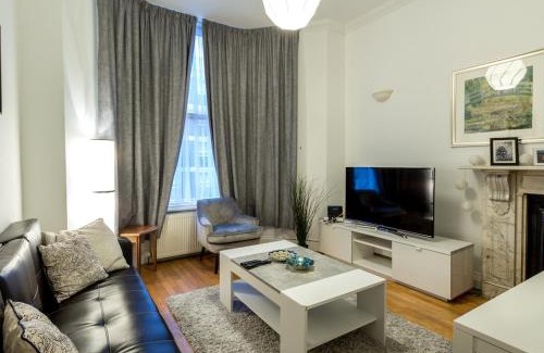 West Kensington Apartment | Spacious 1 Bed in West Kensington or Hammersmith