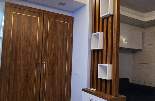 Gomti Nagar Apartment | Spacious 1-bedroom apartment with AC, WiFi in charming Lucknow