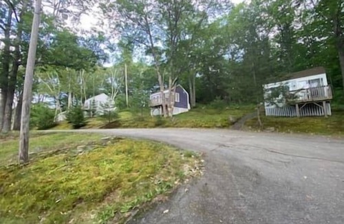 Edgecomb Cottage | Spacious 1 Bedroom Cottage Close to Everything 5