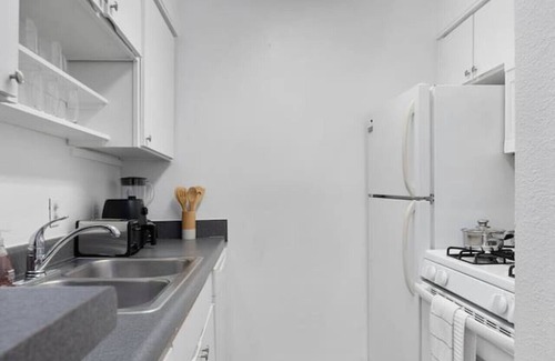 West Campus Apartment | Spacious 1 Br Apt Next 2 Dwntown