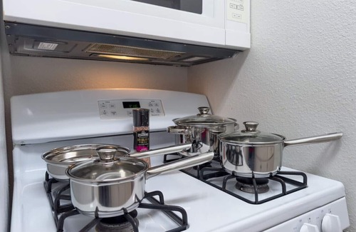 West Campus Apartment | Spacious 1 Br Apt Next 2 Dwntown