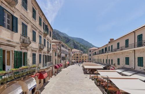 Kotor Old Town Apartment | Spacious 1Bedroom on the Main Square of Kotor