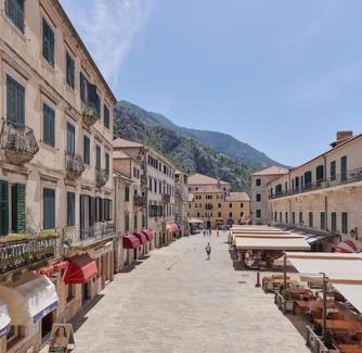 Kotor Old Town Apartment | Spacious 1Bedroom on the Main Square of Kotor