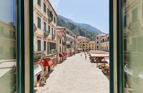 Kotor Old Town Apartment | Spacious 1Bedroom on the Main Square of Kotor