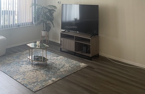 Baileys Crossroads House | Spacious 1BR with Balcony