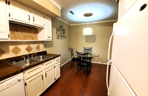 Bloomington Condo | Spacious 2 Bed Condo, Pet Friendly
