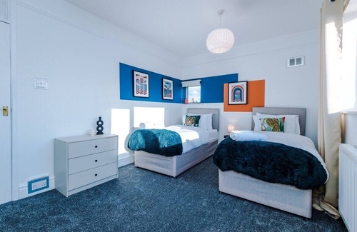 Sutton Coldfield House | Spacious 2 Bed | Contractors+Groups |Free Parking!