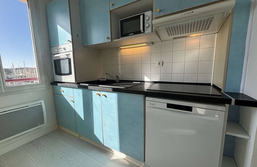Rochefort Apartment | Spacious 2-bedroom apartment with parking in Rochefort