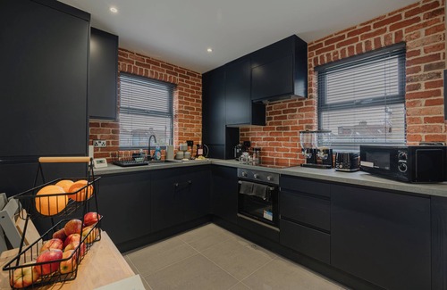 Enfield Highway Condo | Spacious 2-bedroom condo - Sleeps 5 - Free WiFi - Free Parking