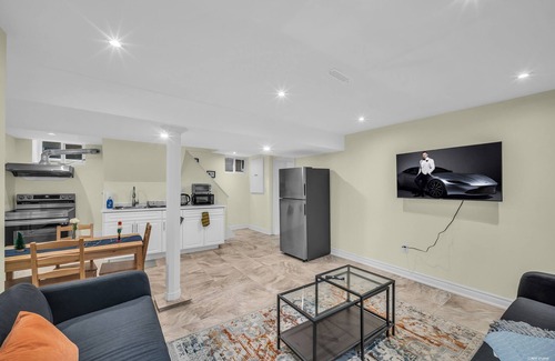 Newtonbrook House | Spacious 2 Bedroom Guest Suite in North York