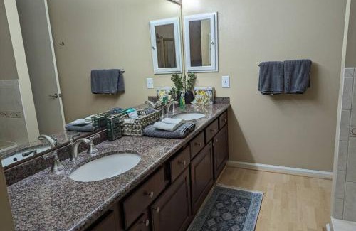 Sawtelle Apartment | Spacious 2 bedrooms. Prime Location (entire place)