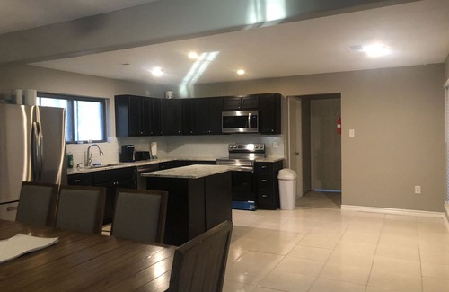 Crosby House | Spacious 2300SF, Recently Rehabbed, Large Living