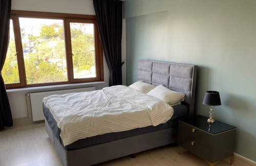 Kucukcekmece Apartment | Spacious 2bd, 2 luxury bathroom, Marmara Sea & Lake View