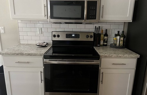 Spring Valley Apartment | Spacious 2bed 2bath apartment