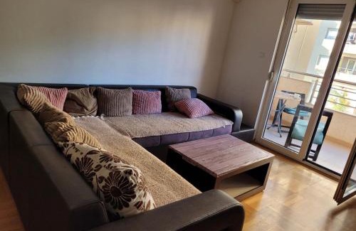 Rozino Apartment | Spacious 2BR 2BA Apartment Near Beach and Mall