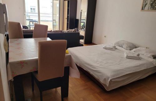 Rozino Apartment | Spacious 2BR 2BA Apartment Near Beach and Mall