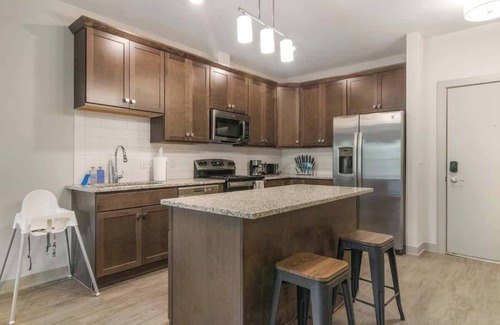 Auburn Hills Apartment | Spacious 2BR/2BA | Gym & Pool