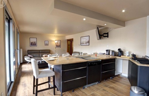 Saint-Chamond Apartment | Spacious 2BR Apartment with Parking, Balcony, Wi-Fi, Near Shops & Train Station in Saint-Chamond