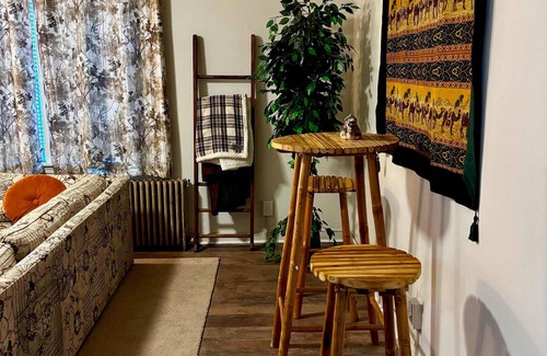 Duquesne Apartment | Spacious 2BR Getaway - Near City -Easy Parking
