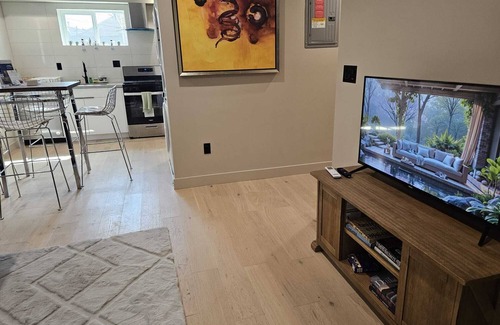 Boyle Heights House | Spacious 2BR modern living in Central Eastside location