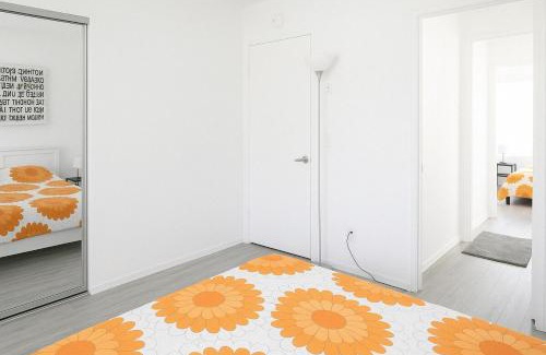 South Redondo Apartment | Spacious 2BR Townhouse - 3 Queens - Sleeps 8