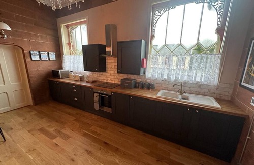 Langwathby Cottage | Spacious 3 bed apartment - pet friendly - Scotsman a spotless & unique 3 bed cottage with EV & free parking near lakes