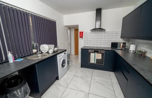 Castle Apartment | Spacious 3-bed near the city centre