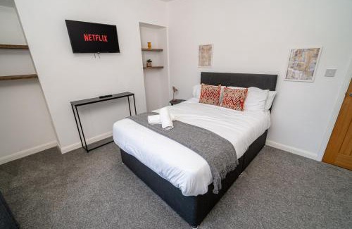 Castle Apartment | Spacious 3-bed near the city centre