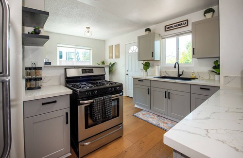 East Beach House | Spacious 3 Bedroom Near Beach