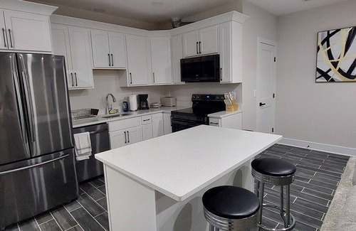 Stafford Apartment | Spacious 3-bedroom & 2 baths apartment for your Quantico & DC Stay with WiFi