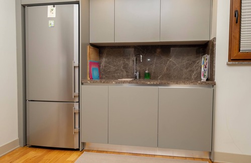 Gumussuyu Mahallesi Apartment | Spacious 3-bedroom apartment with WiFi, AC in lovely Istanbul
