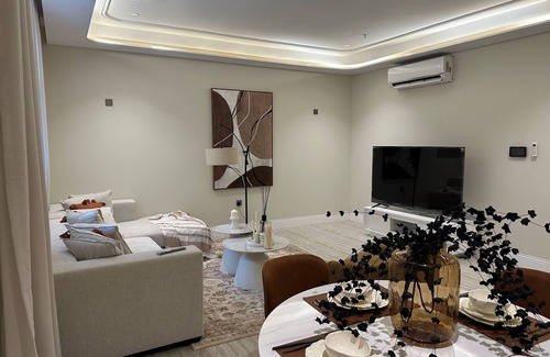 Qurtubah Apartment | Spacious 3-bedroom apartment in superb Qurtobah with WiFi, AC