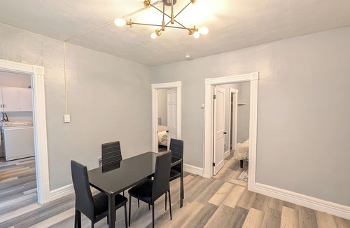 Utica Apartment | Spacious 3-bedroom apartment with WiFi, AC in enchanting Utica