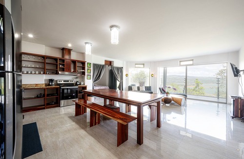 Tilaran Condo | Spacious 3-bedroom condo in wonderful Lake Arenal with WiFi, AC, swimming pool.