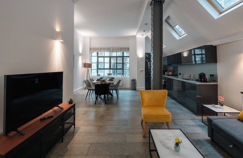Bunhill Apartment | Spacious 3-Bedroom Home in Prime Clerkenwell