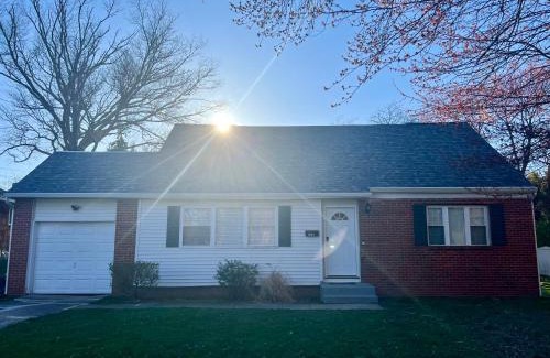 Ewing House | Spacious 3 BR Ewing Home -Quiet