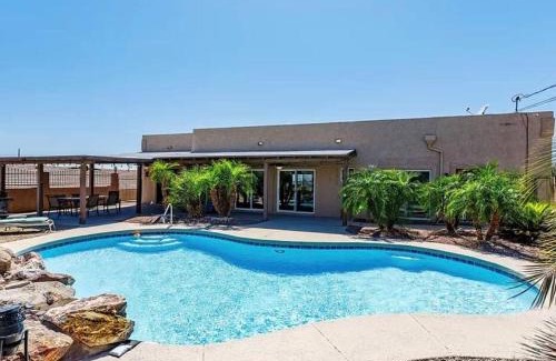 Lake Havasu City House | Spacious 3 BR with Pool Minutes Away from Lake