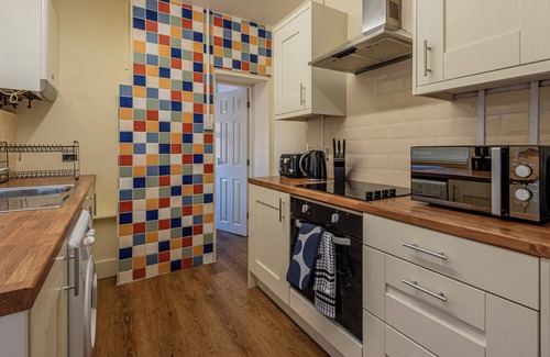 Newcastle-Under-Lyme House | Spacious 3-bedroom house in Newcastle-under-Lyme with WiFi and parking