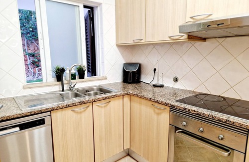 Urbanizacao dos Calicos Apartment | Spacious 3bed/2b, Ground Floor Corner apt. Big Garden, Close to shops and beach