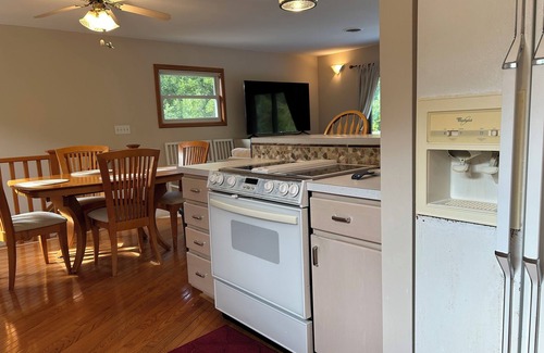 Southern Shores House | Spacious 3BR/3BA Beach House on Quiet Wooded Lot – Minutes from the Ocean