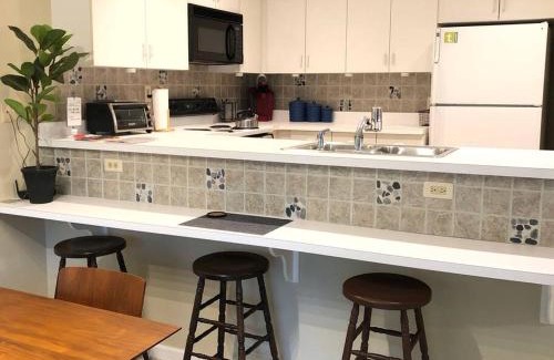 Hancock House | Spacious 3BR 3BA Sleeps 8 Ski On Off Jiminy Mountain Resort
