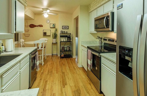 Gunbarrel House | Spacious 3BR | Deck | Mountain Views + Trails
