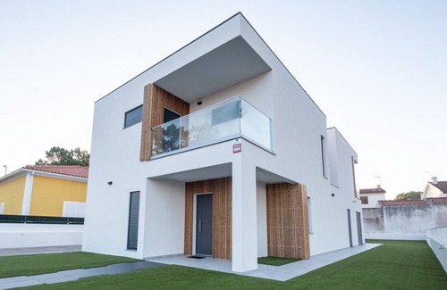 Lagoa de Albufeira Apartment | Spacious 4-bedroom villa with pool near beach in amazing Lagoa de Albufeira