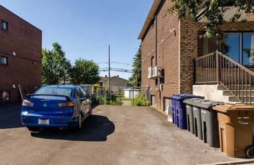 Laval Apartment | Spacious 4-Bdr Retreat in Charming Ste-Rose, Laval