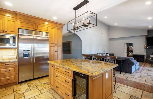 Valley Glen House | Spacious 4-bedroom family home with pool – Located in Valley Village.