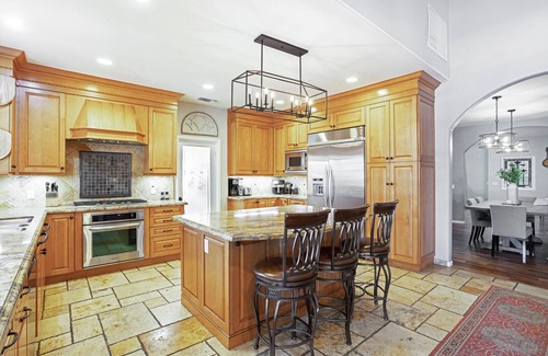 Valley Glen House | Spacious 4-bedroom family home with pool – Located in Valley Village.