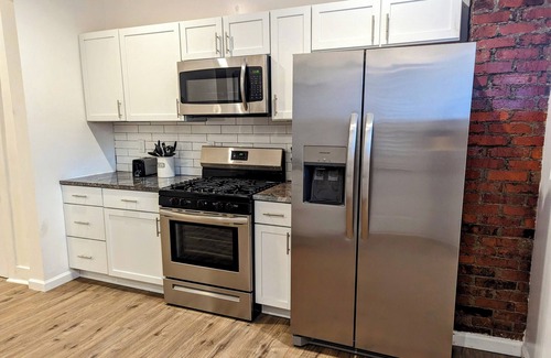 Greenfield House | Spacious 4-bedroom/2-bathroom house with WiFi and AC in charming Pittsburgh