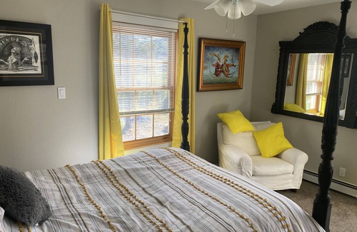 Chama Cabin | Spacious 4 bedroom/3 bathroom suite/perfect for work crews/family